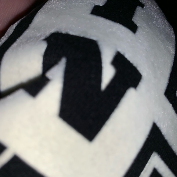 Pink hoodie with flocked detail - Picture 3 of 4